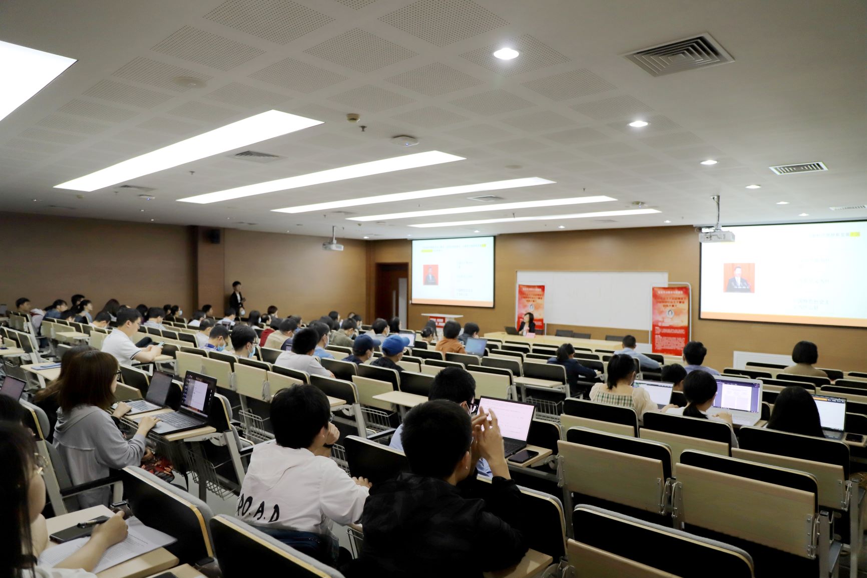 1621589674895042604.jpg 1621589674895042604.jpg